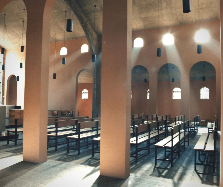 Parte interna da Igreja Abacial do Mosteiro da Virgem